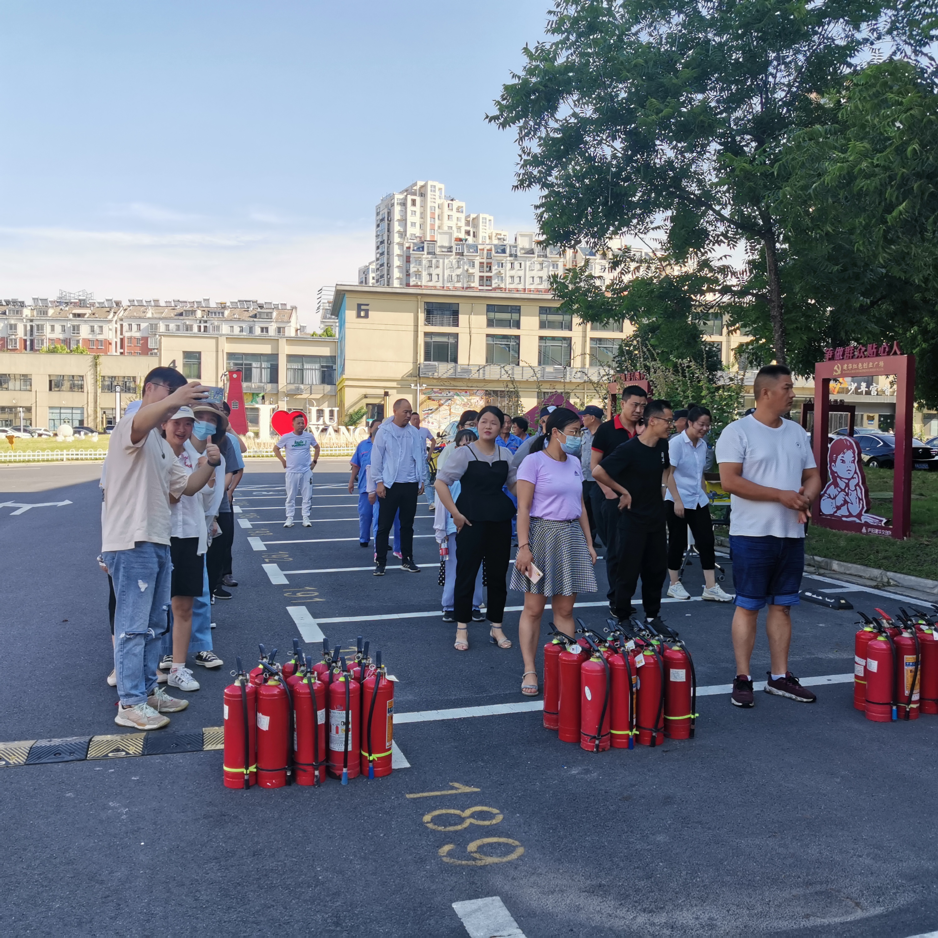 “勤抓演練，常駐安全”廬陽(yáng)建華文創(chuàng  )園開(kāi)展消防演習活動(dòng)